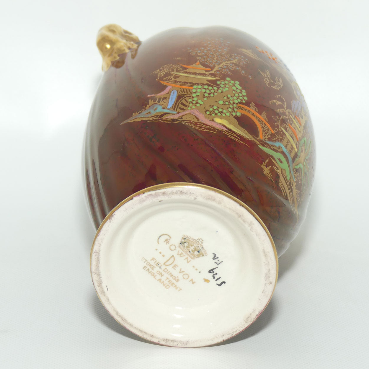 Crown Devon Fieldings Rouge Pagoda design twin handle vase | 12.5cms