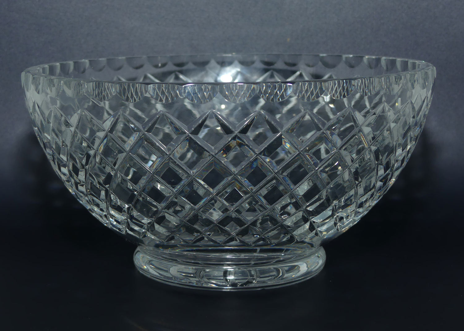 Fine quality Diamond Cut round Crystal bowl