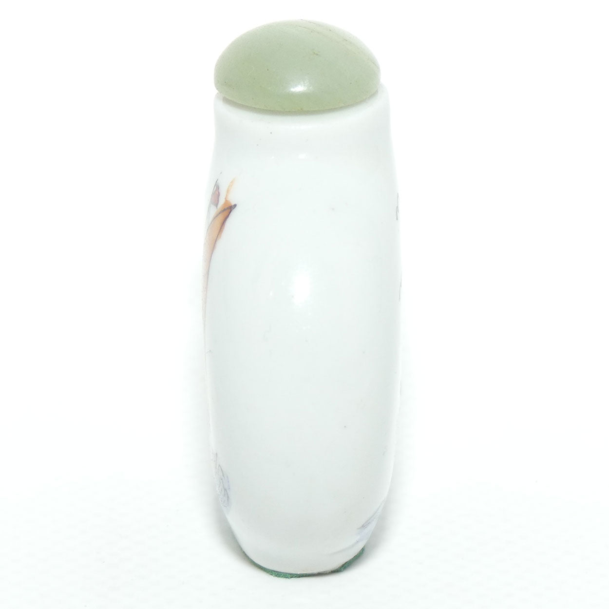Chinese round shape snuff bottle with greenstone stopper | Chinese Junk Scene