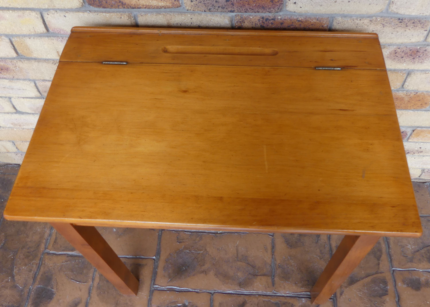 Small Pine School Desk | suit young children