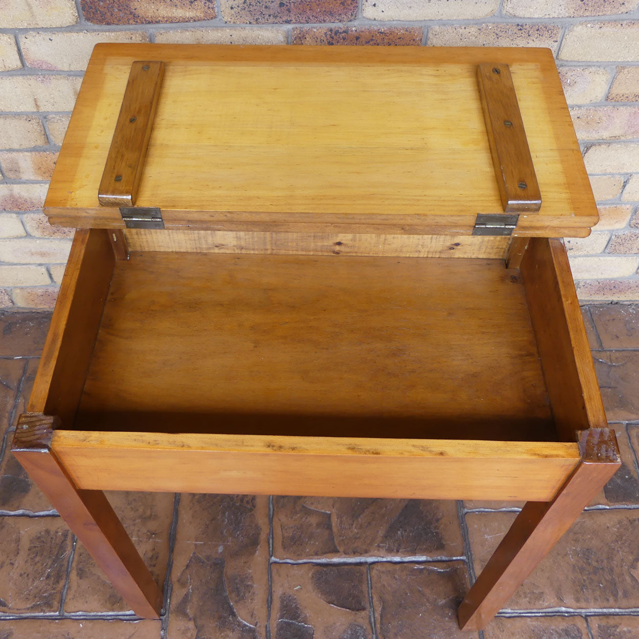 Small Pine School Desk | suit young children