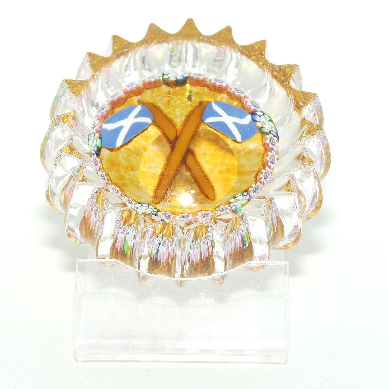 John Deacons Scotland the Brave medium paperweight | Ribbed | Amber