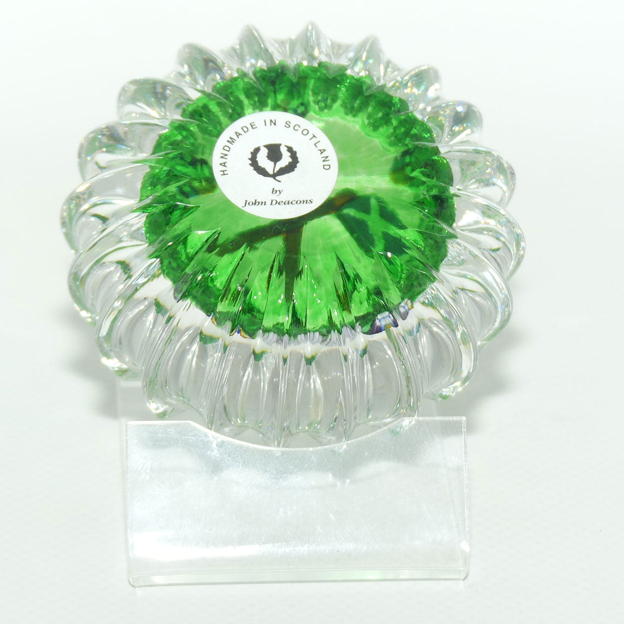 John Deacons Scotland the Brave medium paperweight | Ribbed | Green