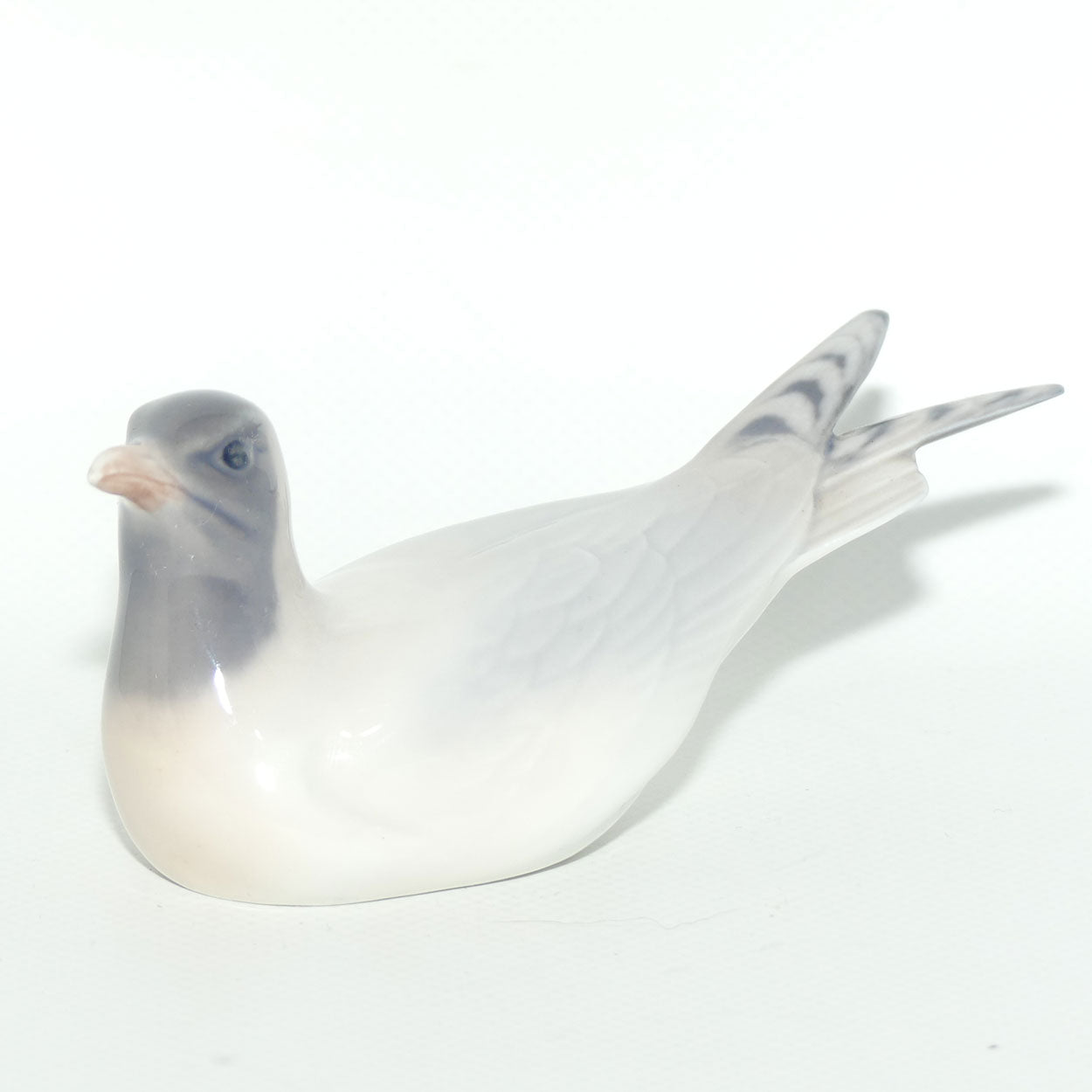 Royal Copenhagen Seagull | Lying | #1468
