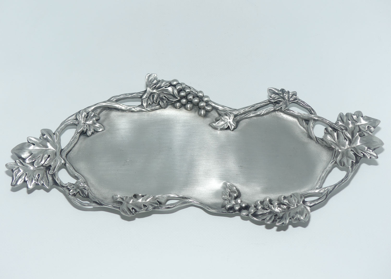 Seagull Pewter Grape and Vine pattern tray
