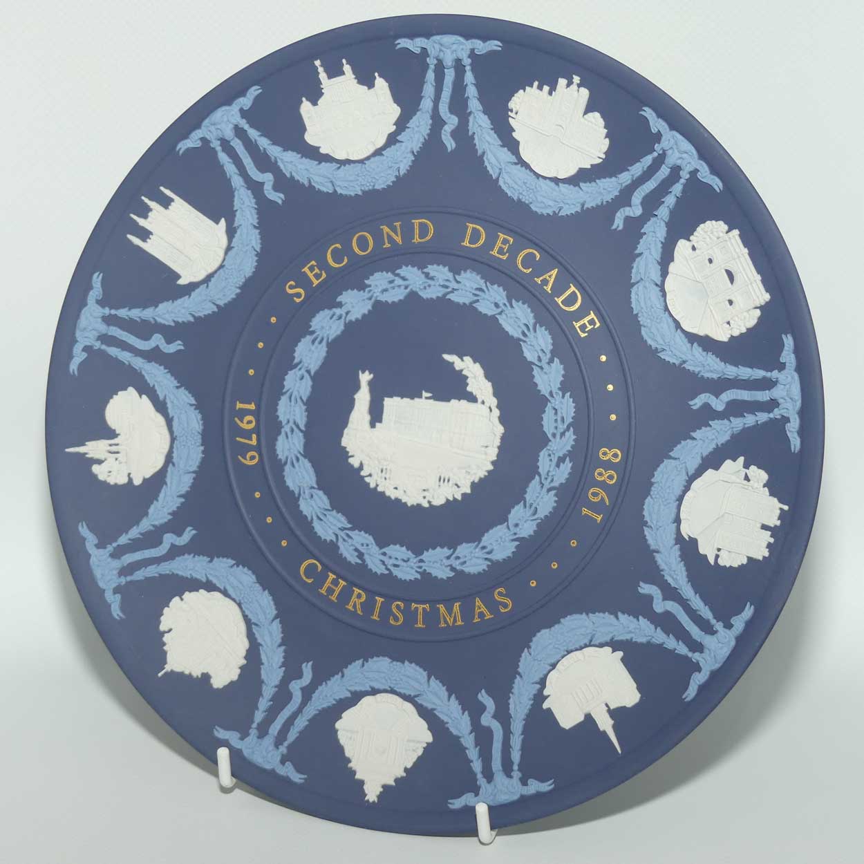 Wedgwood Jasper Tri Colour plate | Christmas Plate | Second Decade | 1979 - 1988 | boxed