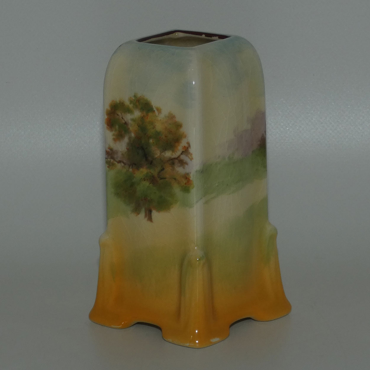 royal-doulton-english-cottages-a-vase-shape-7349-d4987