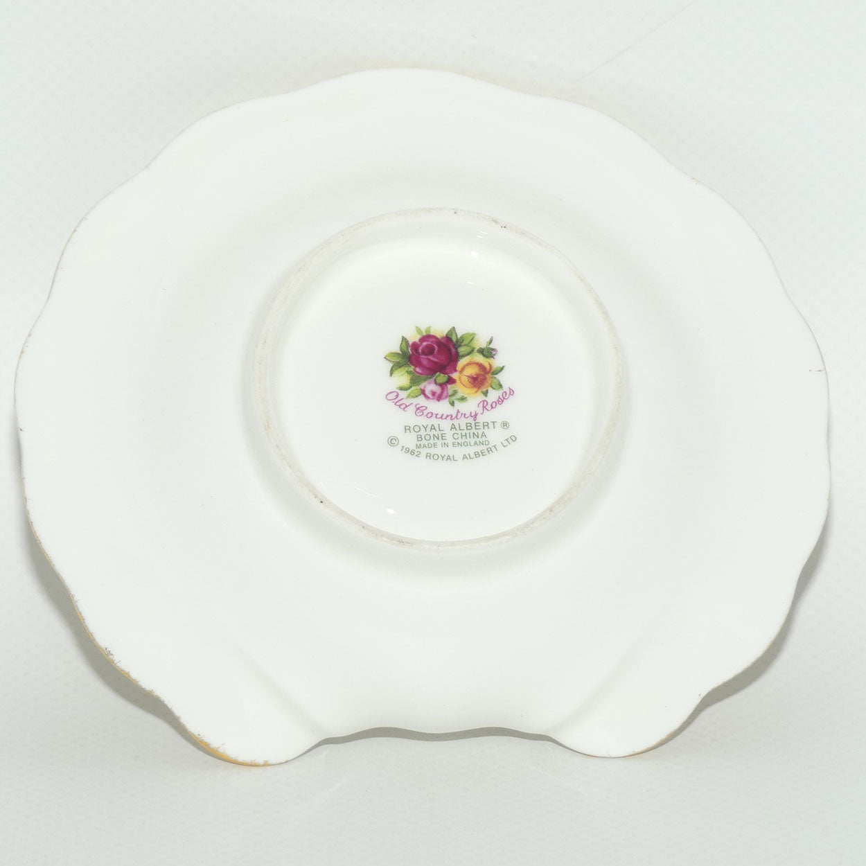 Royal Albert Bone China England Old Country Roses shell shape dish | © 1962 Royal Albert Ltd backstamp