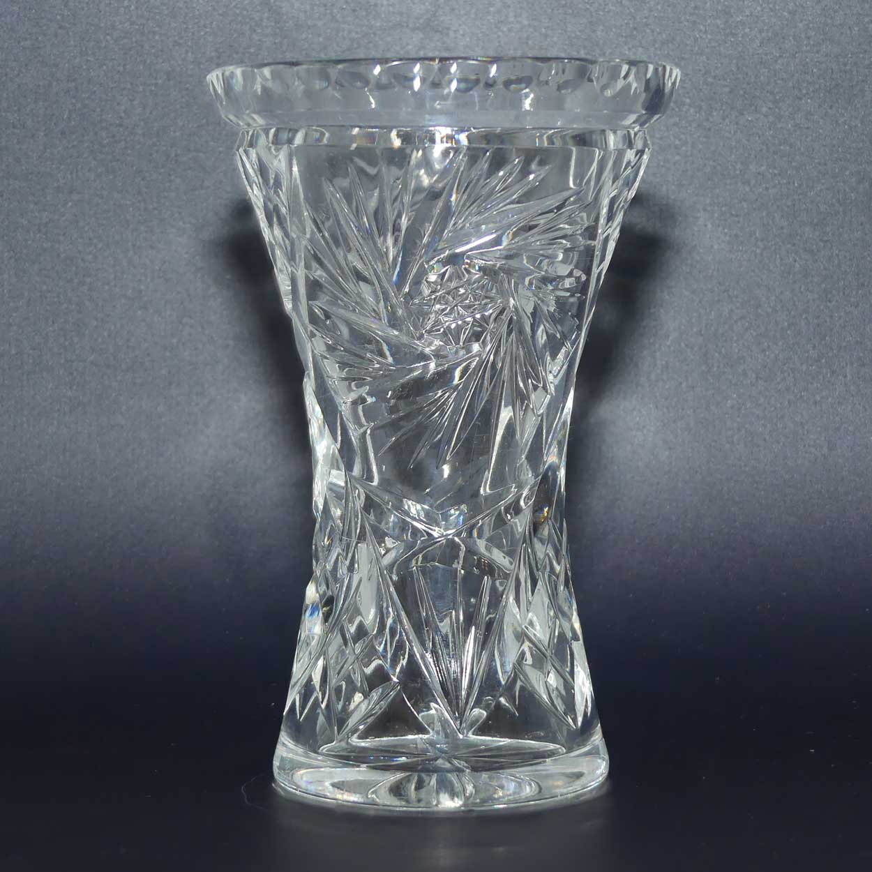Small Pinwheel or Radial Spoke pattern crystal vase | 13.5cm tall