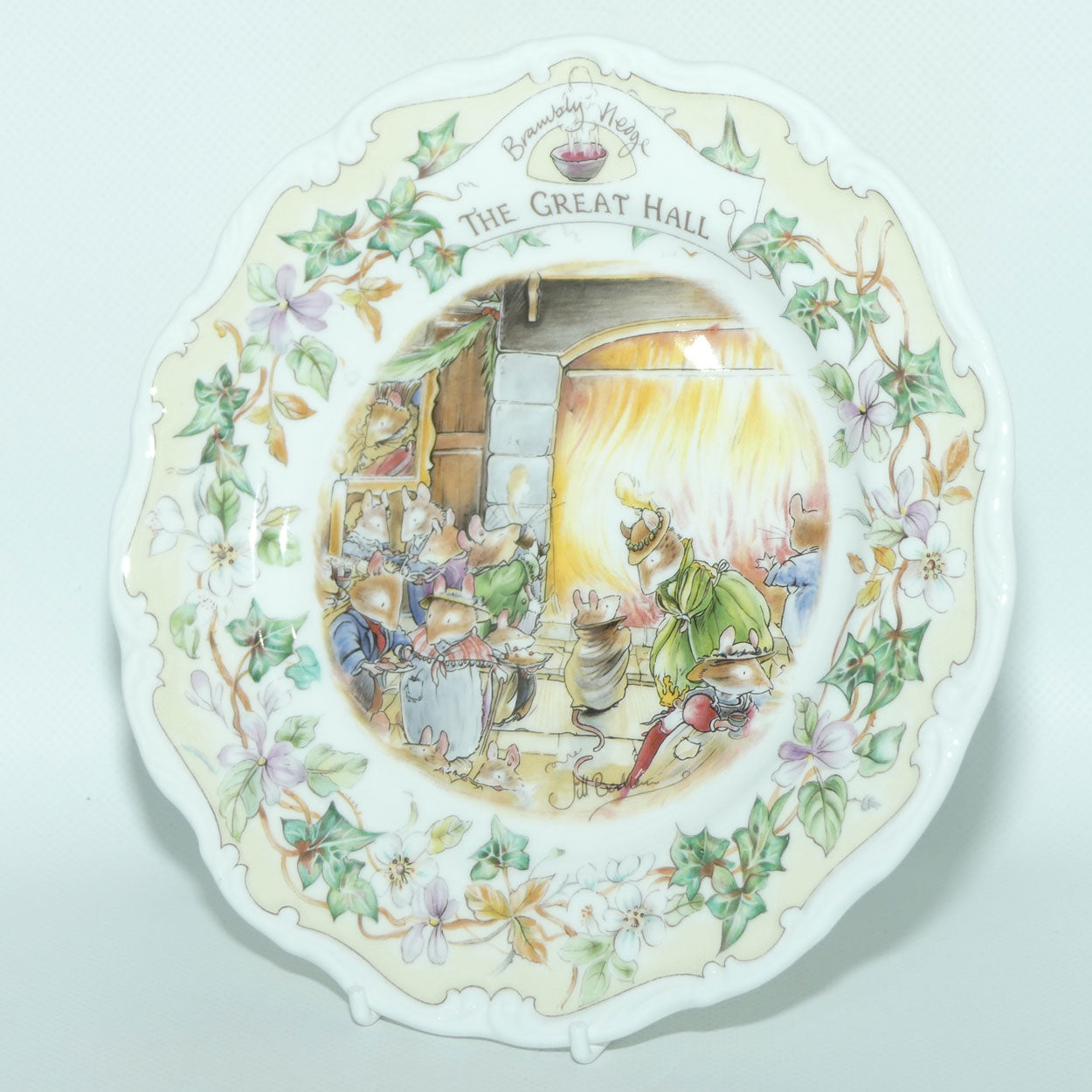 Royal Doulton Brambly Hedge Giftware | Secret Staircase series plate | The Great Hall | 20cm