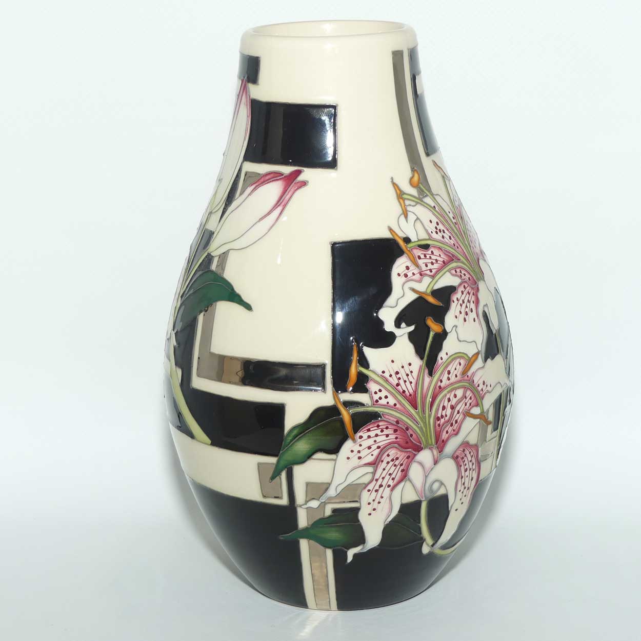 Moorcroft Stargazer Lily vase | Shape 117/9 | NE #57