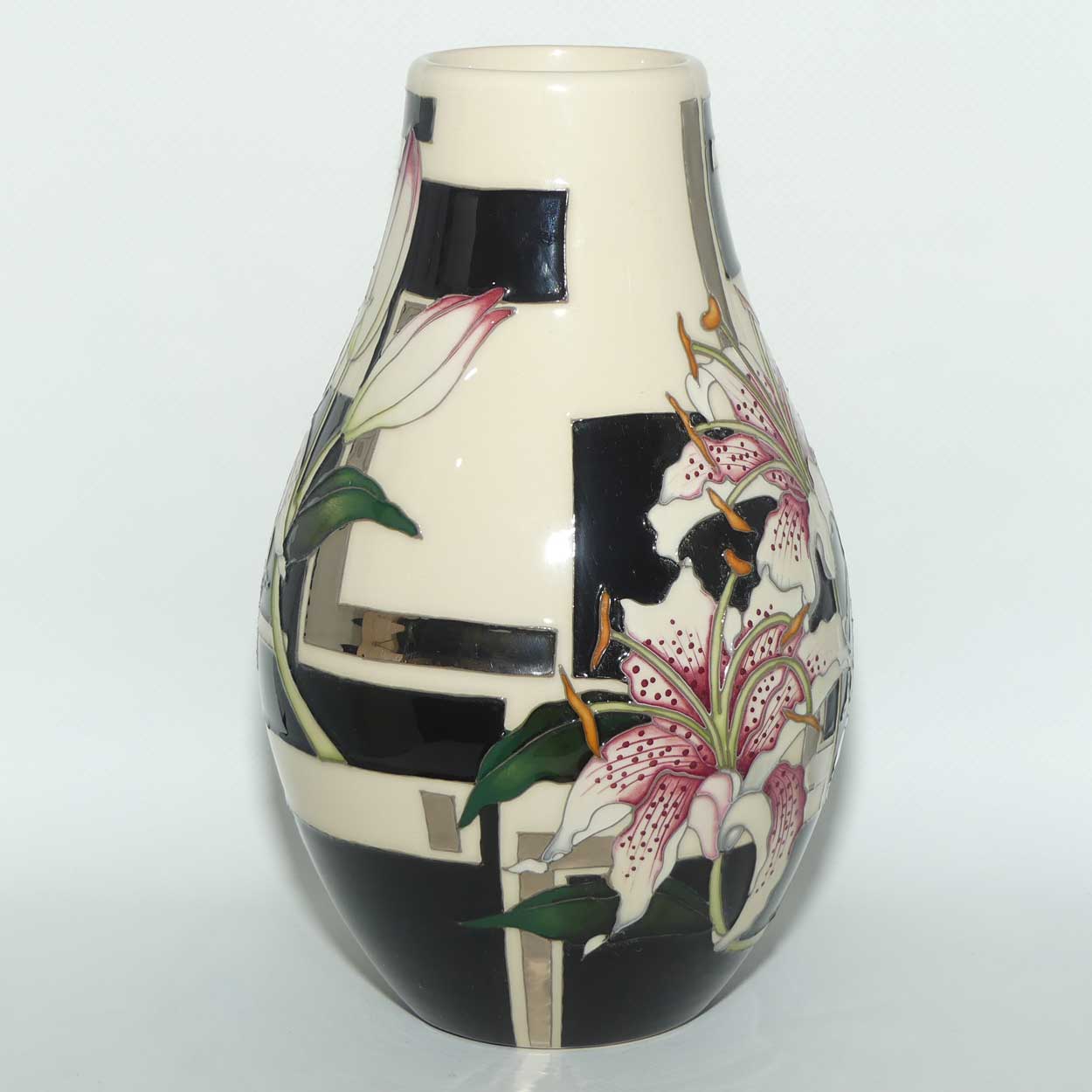 Moorcroft Stargazer Lily vase | Shape 117/9 | NE #57