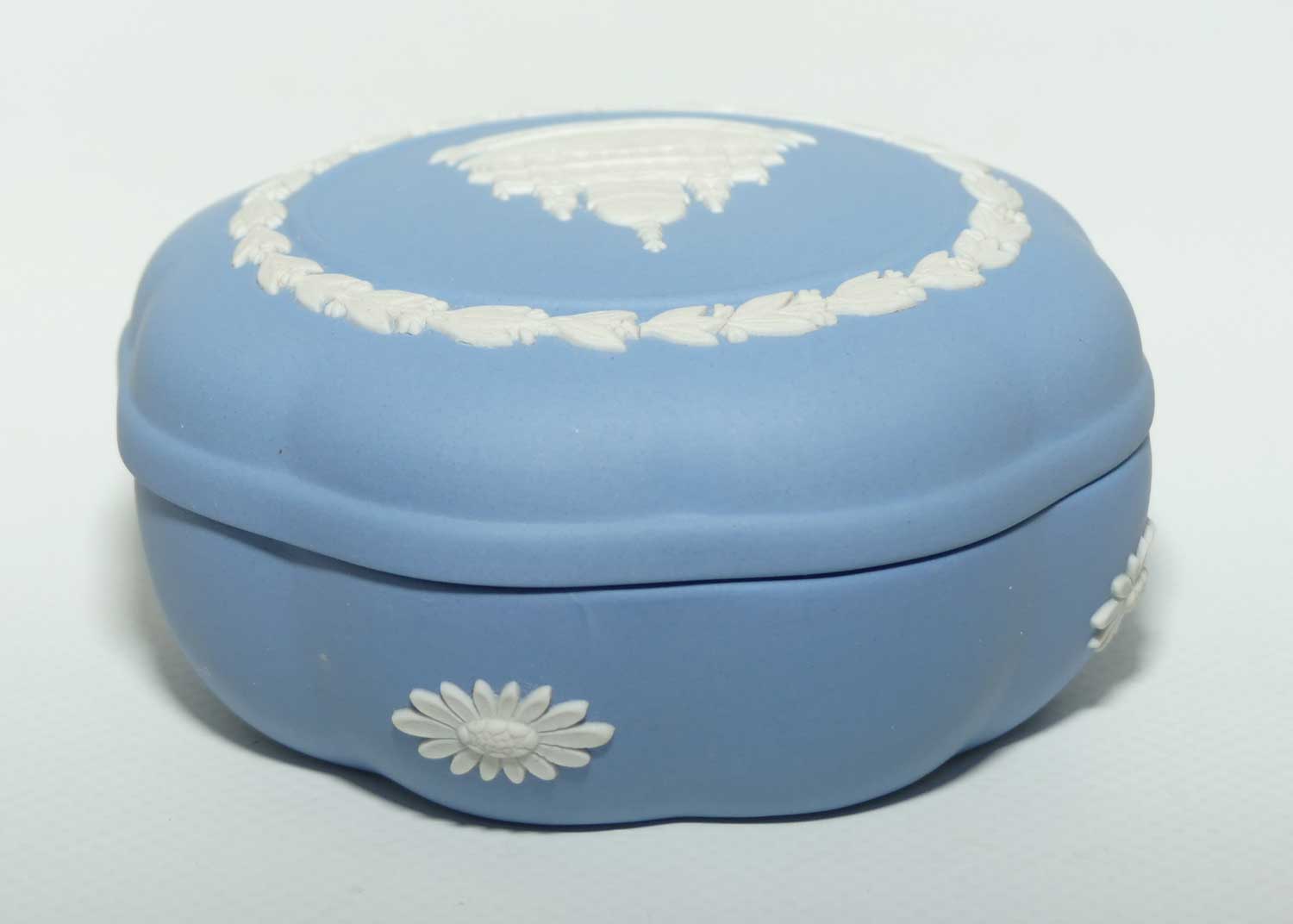 Wedgwood Jasper | White on Pale Blue | St Pauls Cathedral trinket box