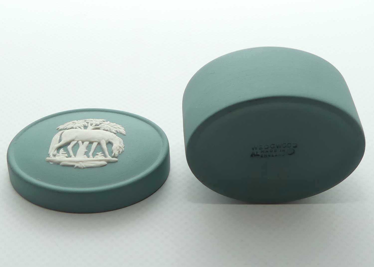 Wedgwood Jasper | White on Spruce | Stubbs Horses trinket box | #1