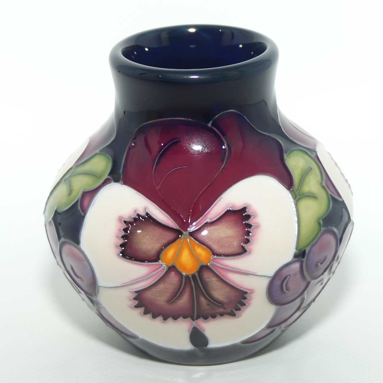 Moorcroft Study in Velvet vase | Shape 35/3 | LE84/150