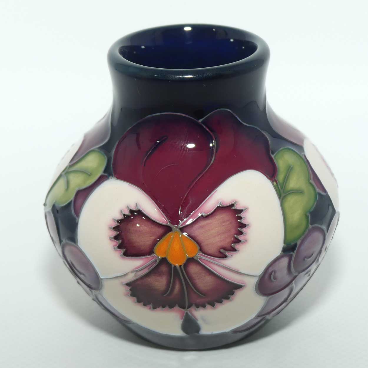 Moorcroft Study in Velvet vase | Shape 35/3 | LE84/150