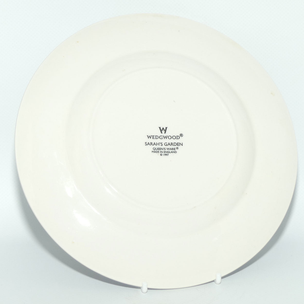 Wedgwood Queen's Ware | Sarah's Garden plate | Blue trim | Tagetes patula | 20cm