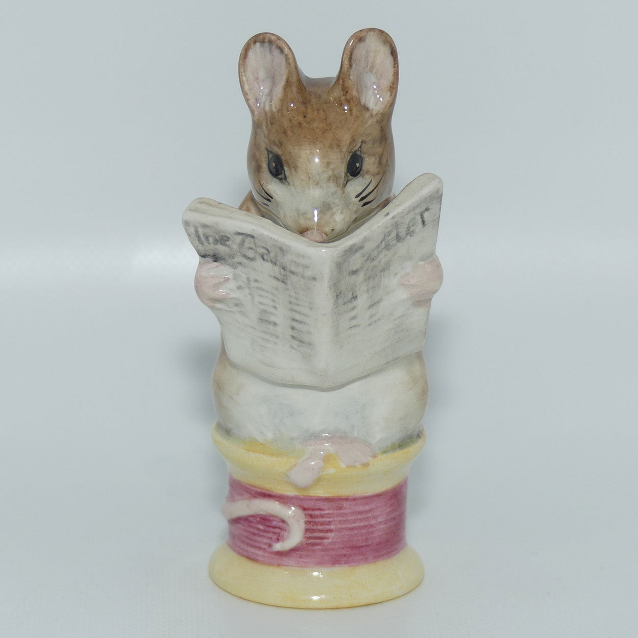 Beswick Beatrix Potter Tailor of Gloucester | BP2a Gold Oval | #2