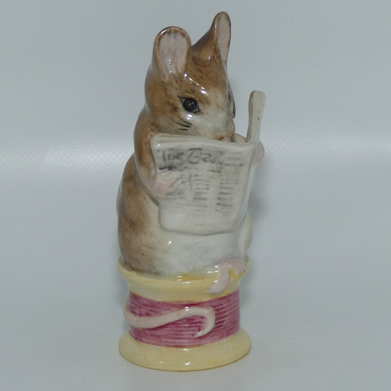 Beswick Beatrix Potter Tailor of Gloucester | BP2a Gold Oval | #2