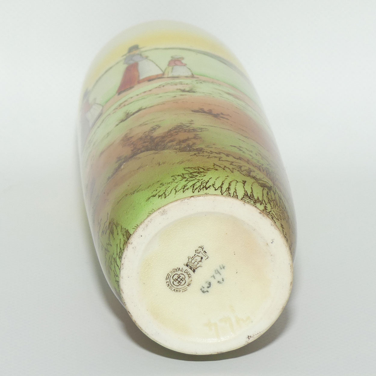 Royal Doulton Welsh narrow cylinder vase E3784 | 22cm | Bone China body