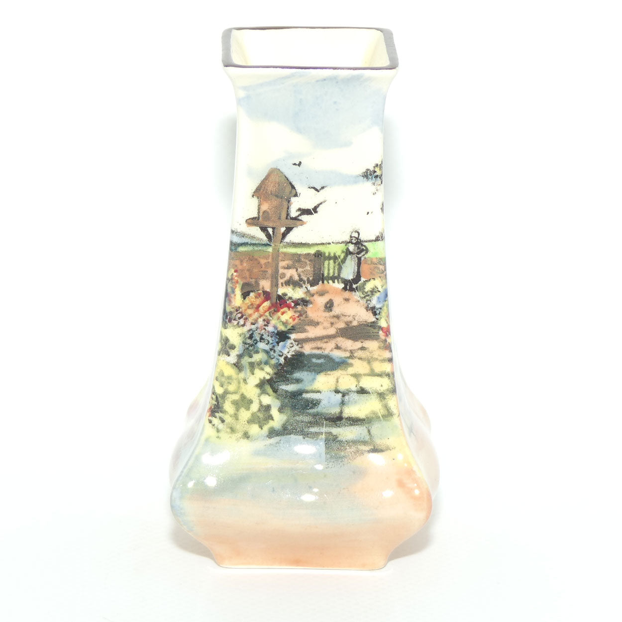 Royal Doulton Country Garden small vase D4932