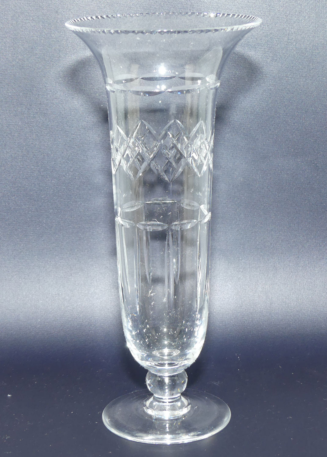 Fine quality Trumpet form crystal vase | 25cm tall