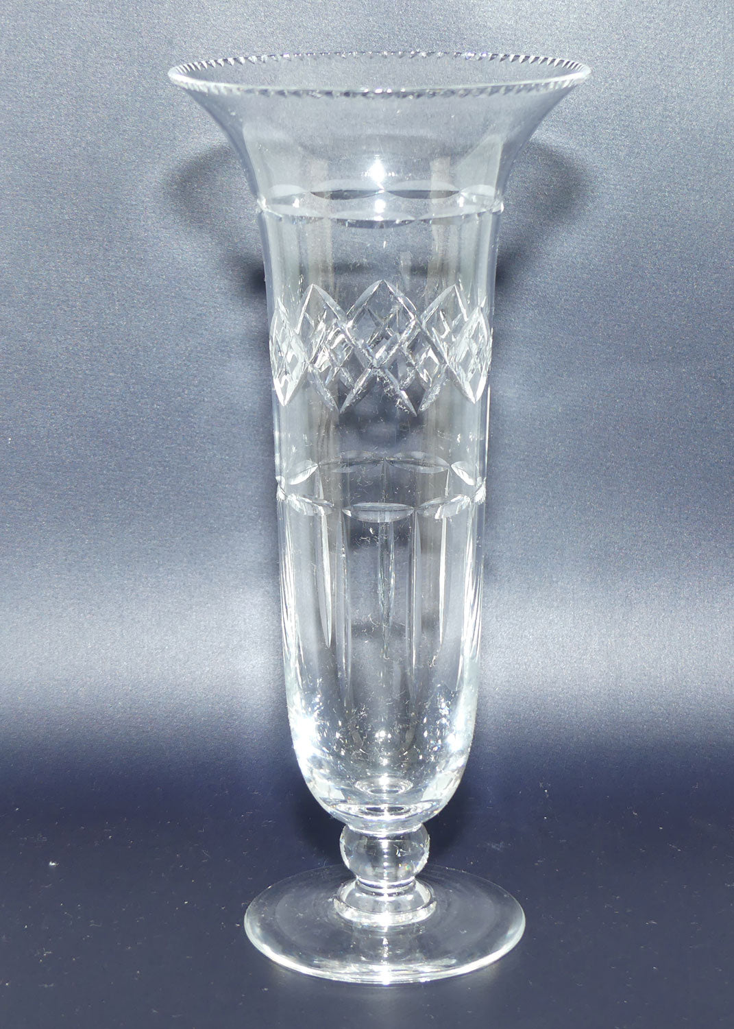 Fine quality Trumpet form crystal vase | 25cm tall