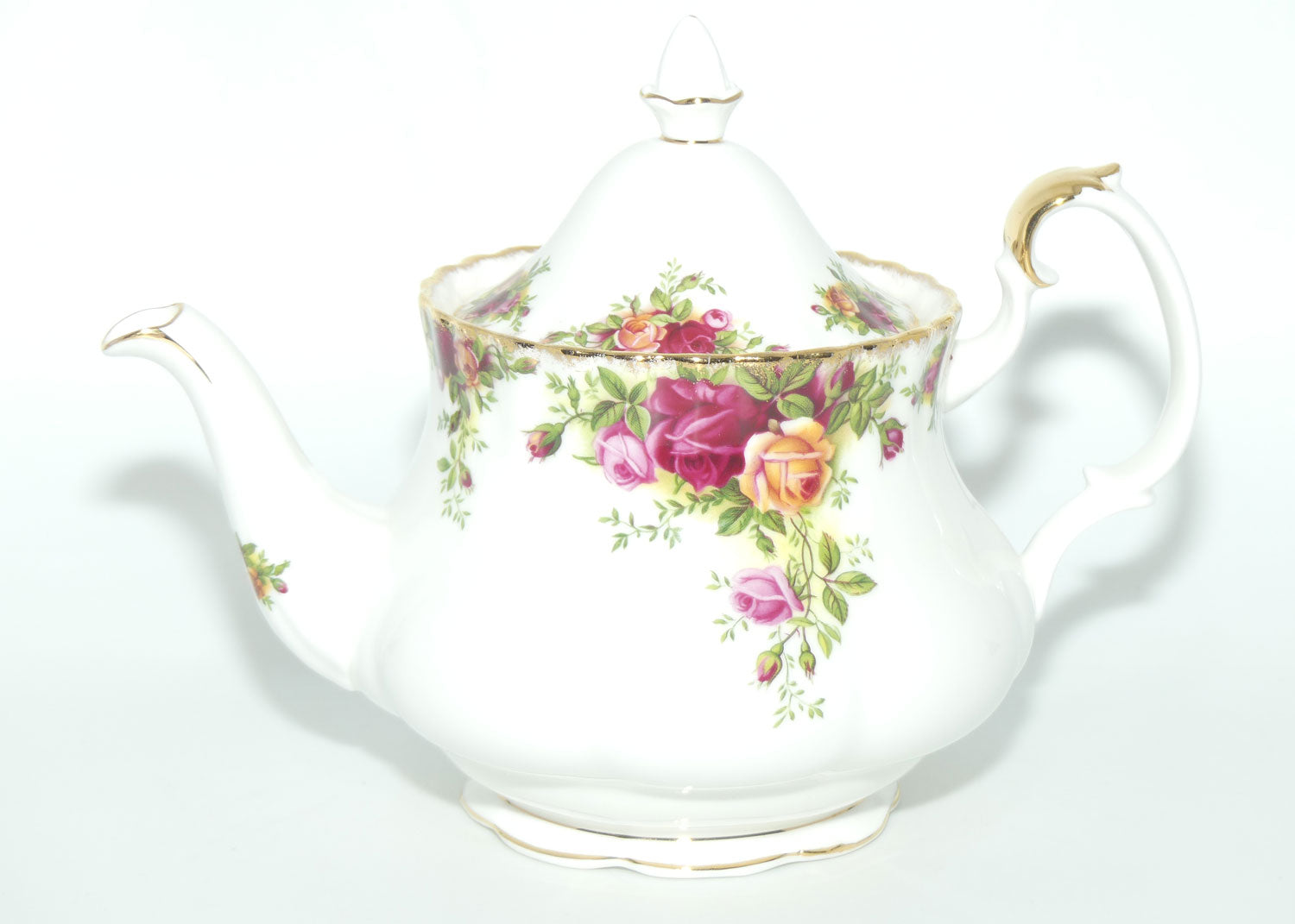 Royal Albert Bone China England Old Country Roses tea pot | 750ml | ©1962 backstamp