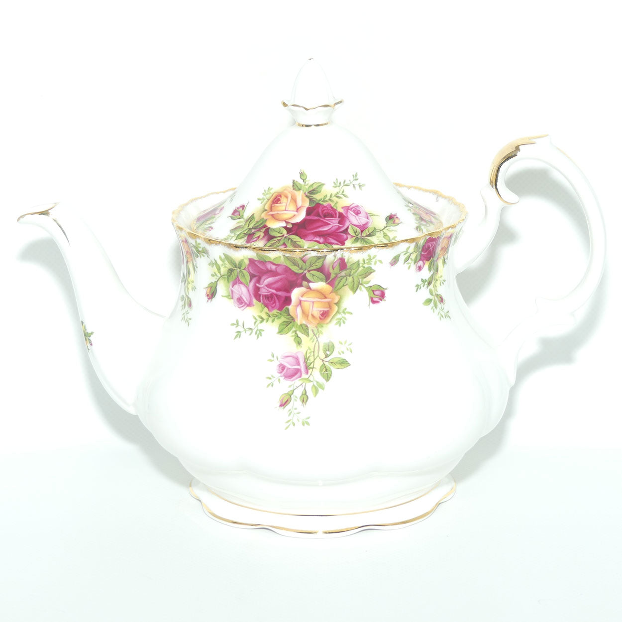 Royal Albert Bone China England Old Country Roses tea pot | 1250ml | ©1962 backstamp