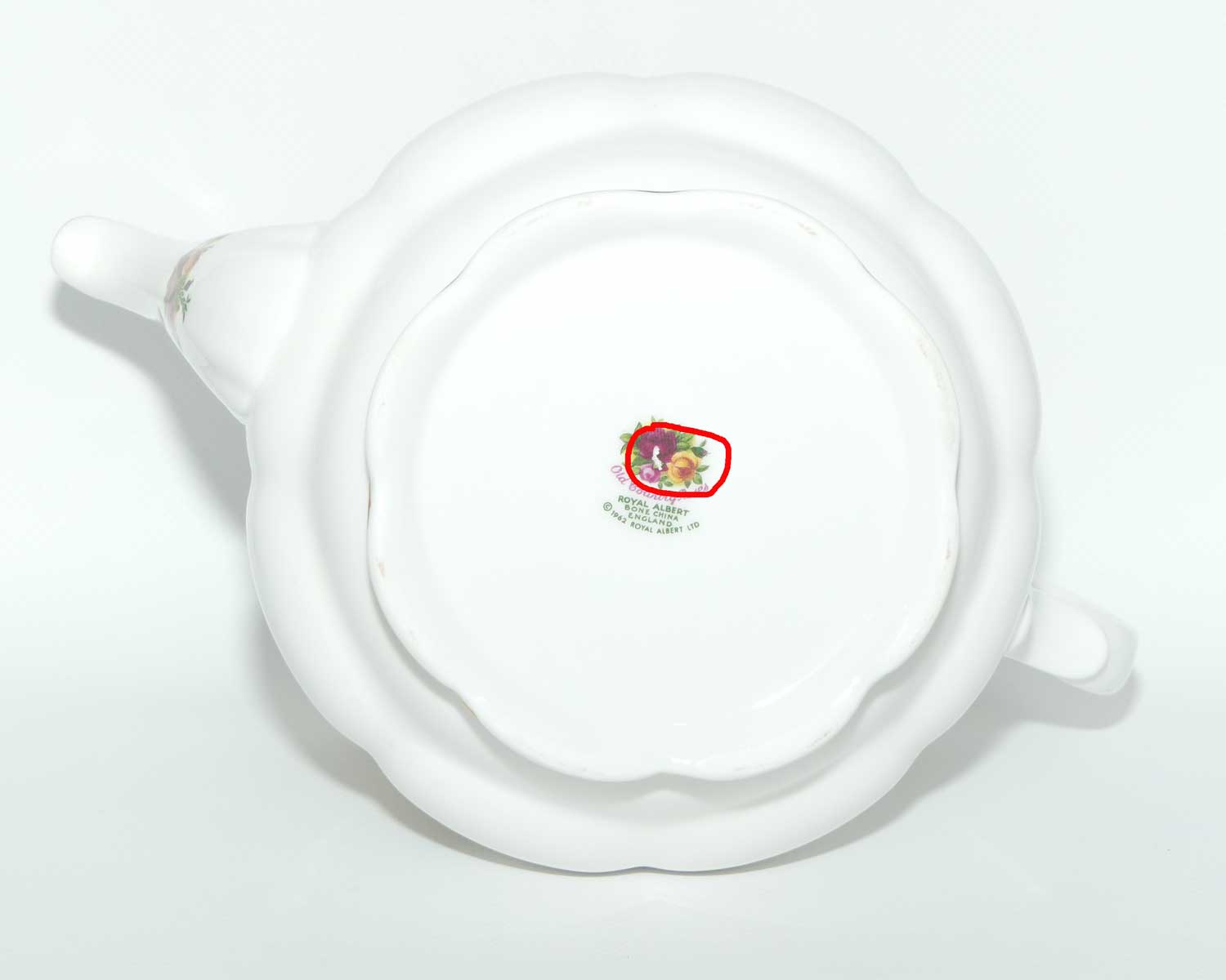 Royal Albert Bone China England Old Country Roses tea pot | 1250ml | ©1962 backstamp | factory 2nd