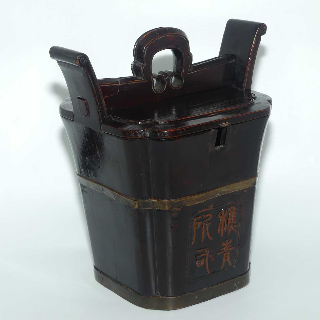 Chinese Wooden teapot carrier with locking lid