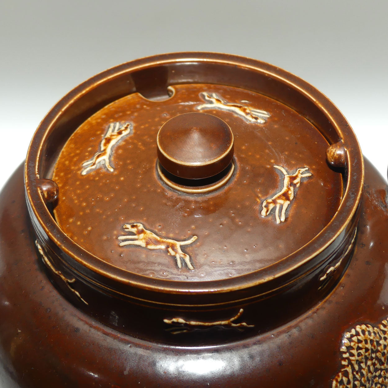 Royal Doulton Harvest Hunting tea pot | Large | Reeded handle