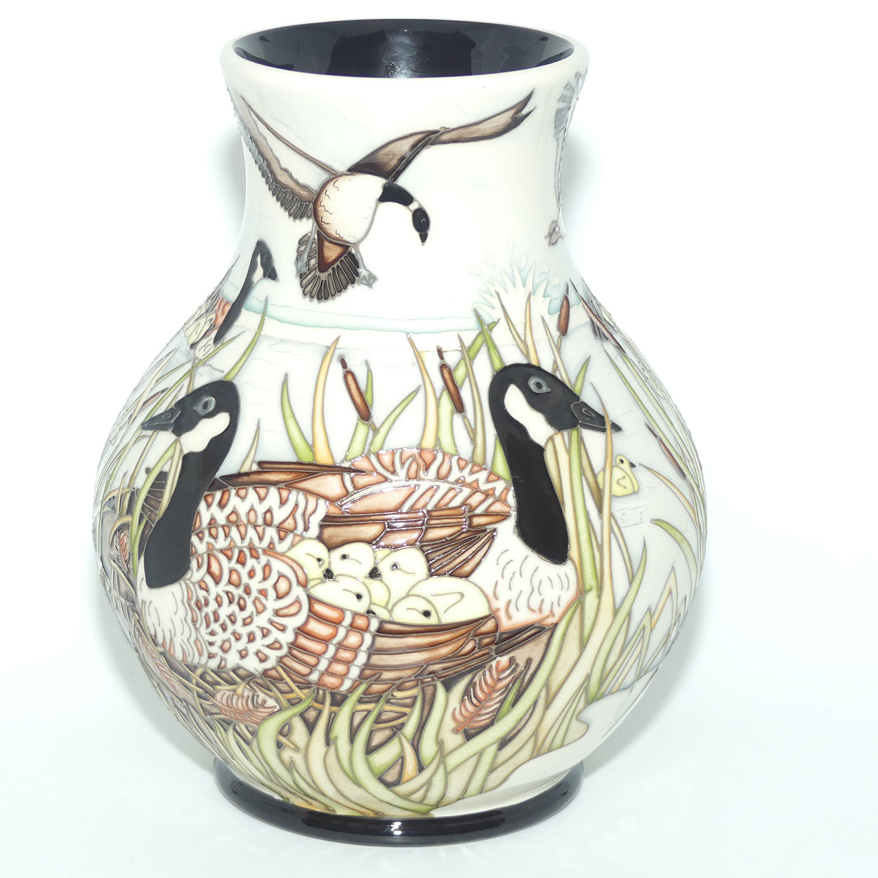 Moorcroft The Gathering 869/9 vase | LE 6/50