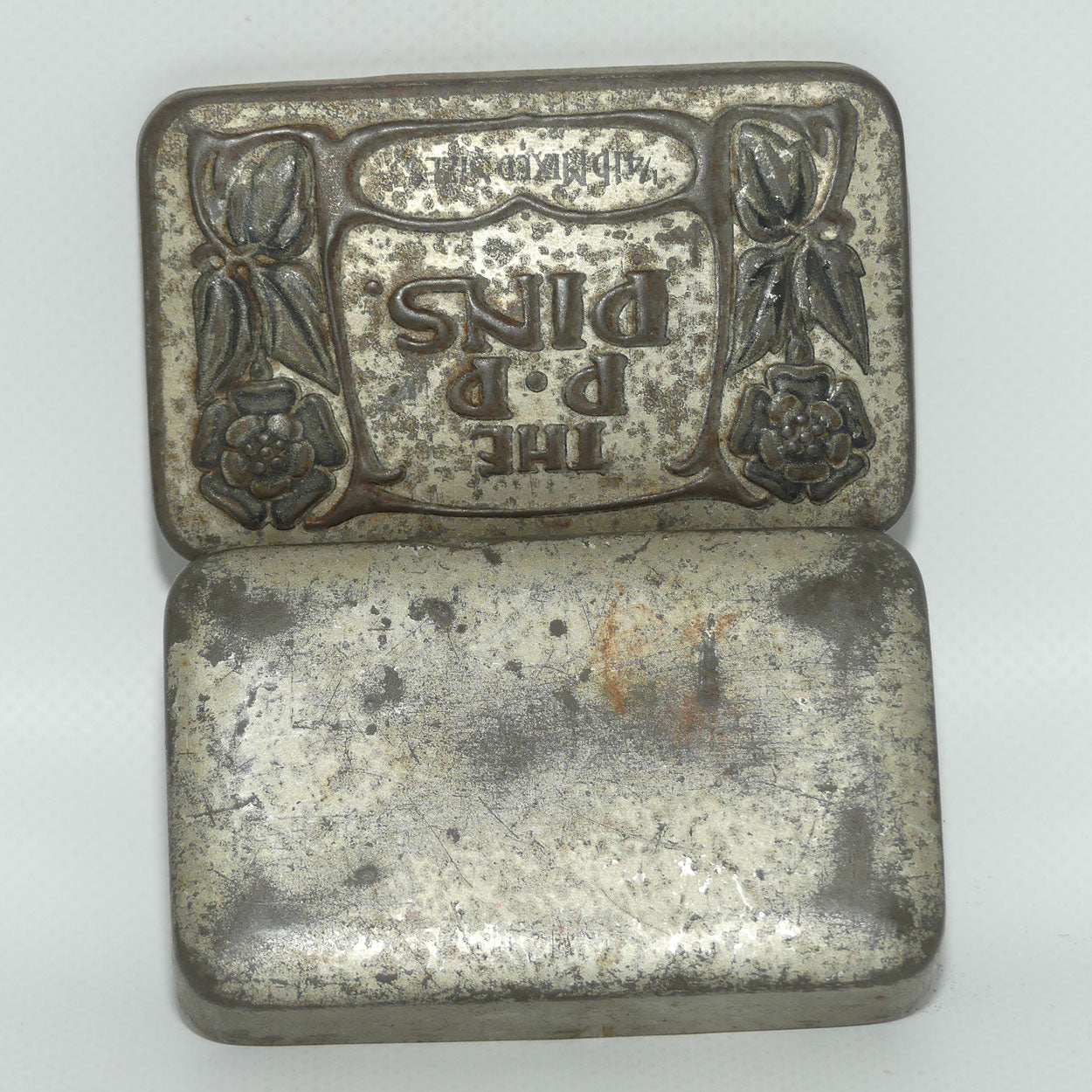 The P.P Pins tin | 1/4 pound | Art Nouveau embossed Tudor Rose design