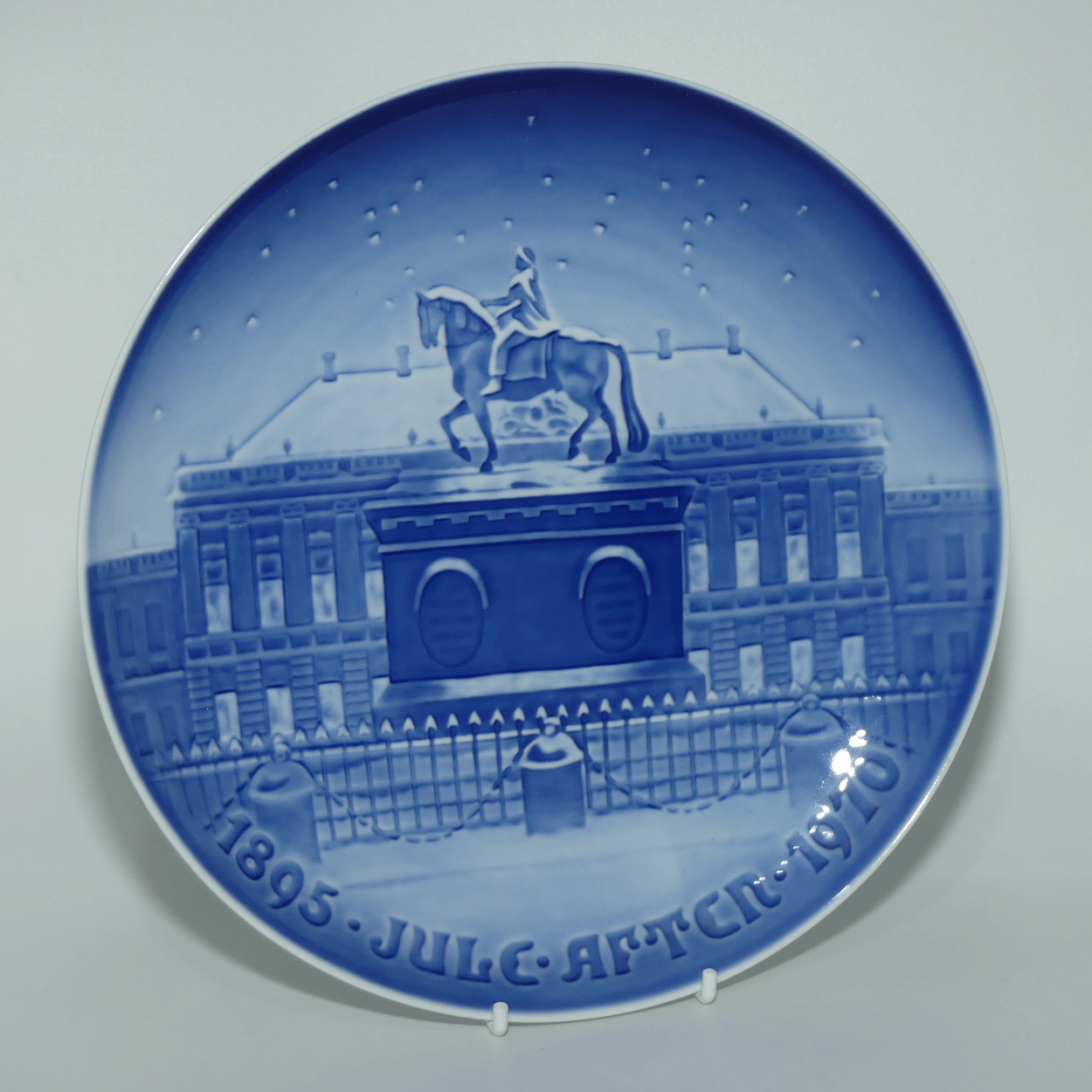 Bing and Grondahl Amalienborg | The Royal Palace plate | 23cms