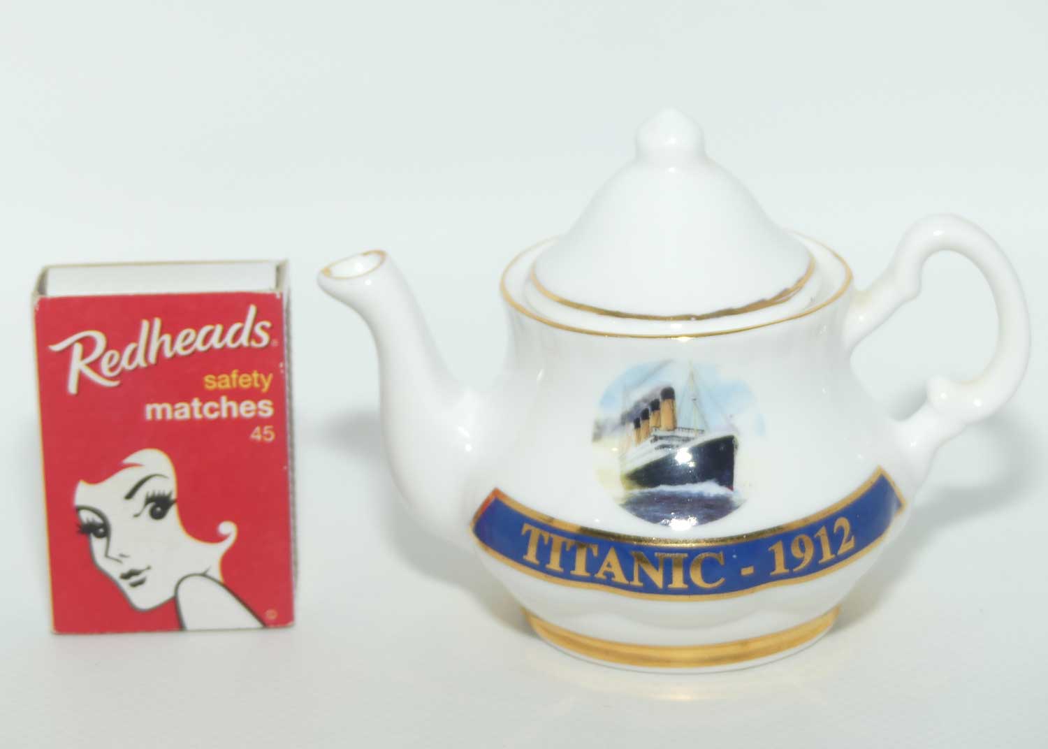 Titanic Commemorative miniature tea pot | Titanic 1912