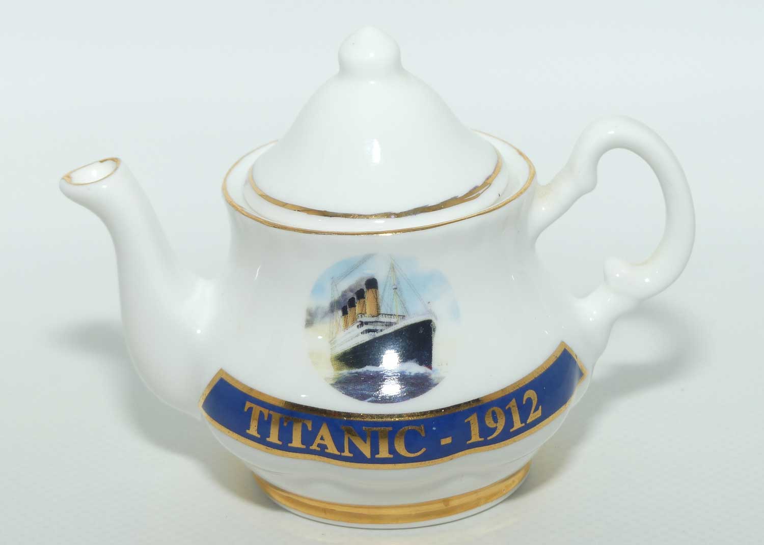 Titanic Commemorative miniature tea pot | Titanic 1912