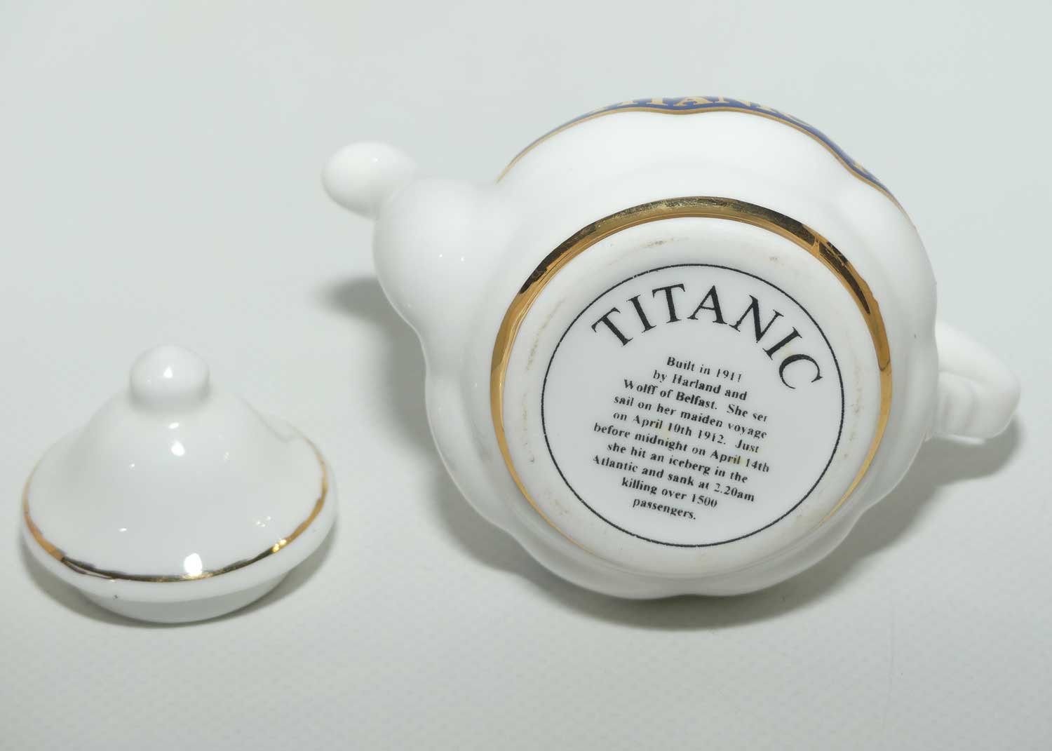 Titanic Commemorative miniature tea pot | Titanic 1912