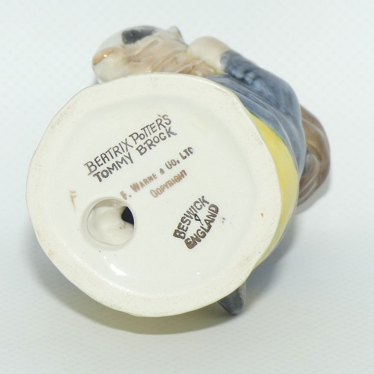 Beswick Beatrix Potter Tommy Brock | Spade Handle Out | BP2a