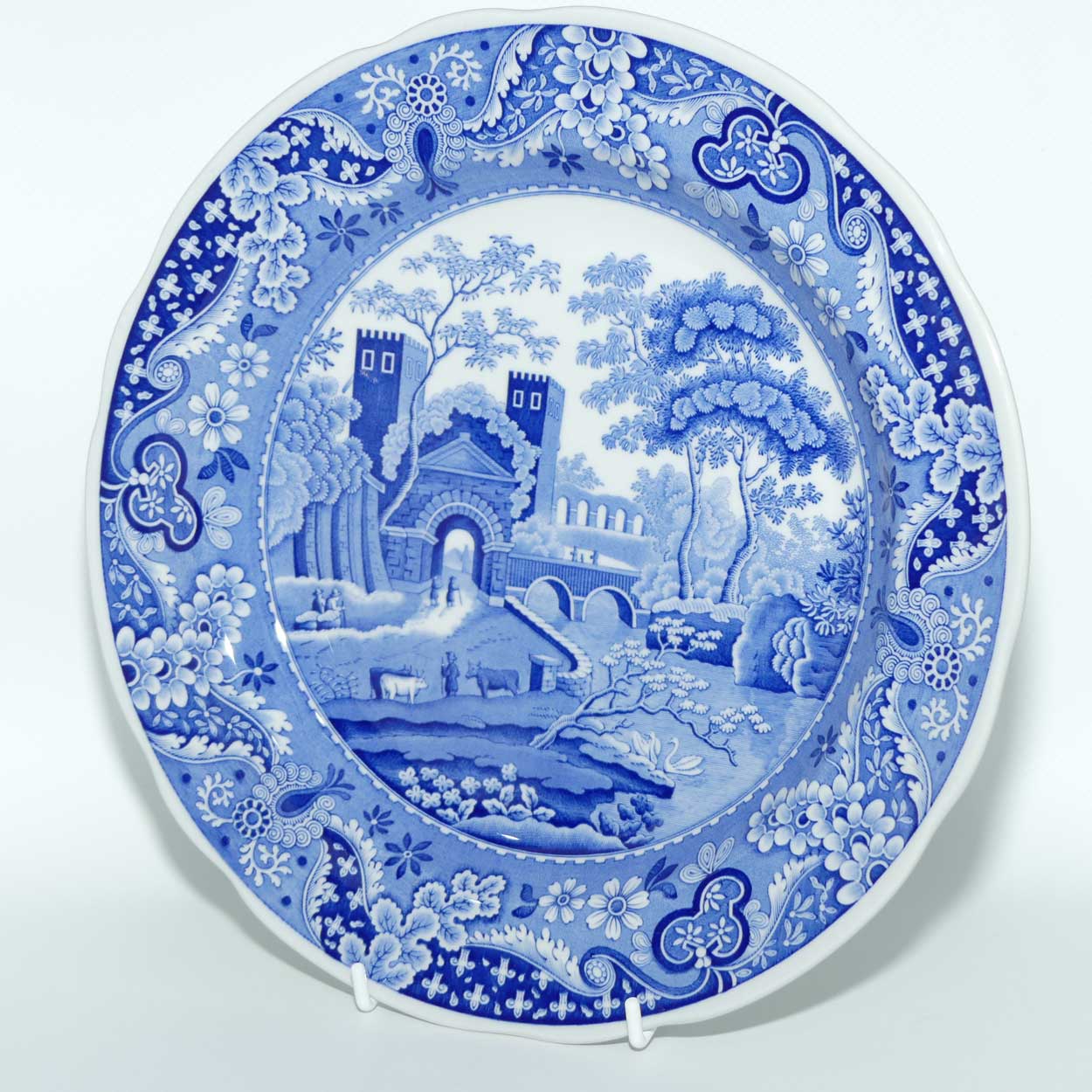 Spode Blue Room Collection | Traditions series plate | Castle | 26cm