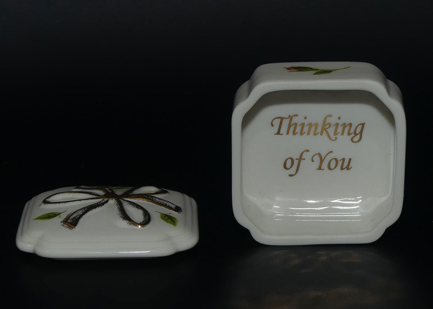 Royal Albert Old Country Roses | Bow pattern | Thinking of You trinket box