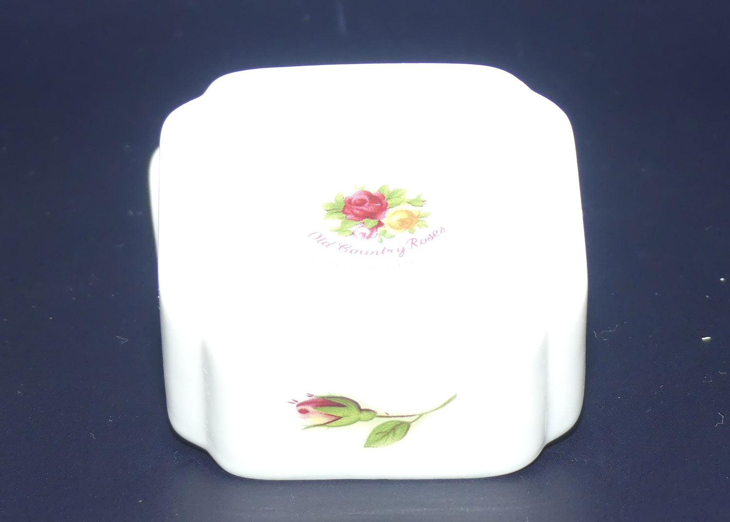 Royal Albert Old Country Roses | Bow pattern | Thinking of You trinket box