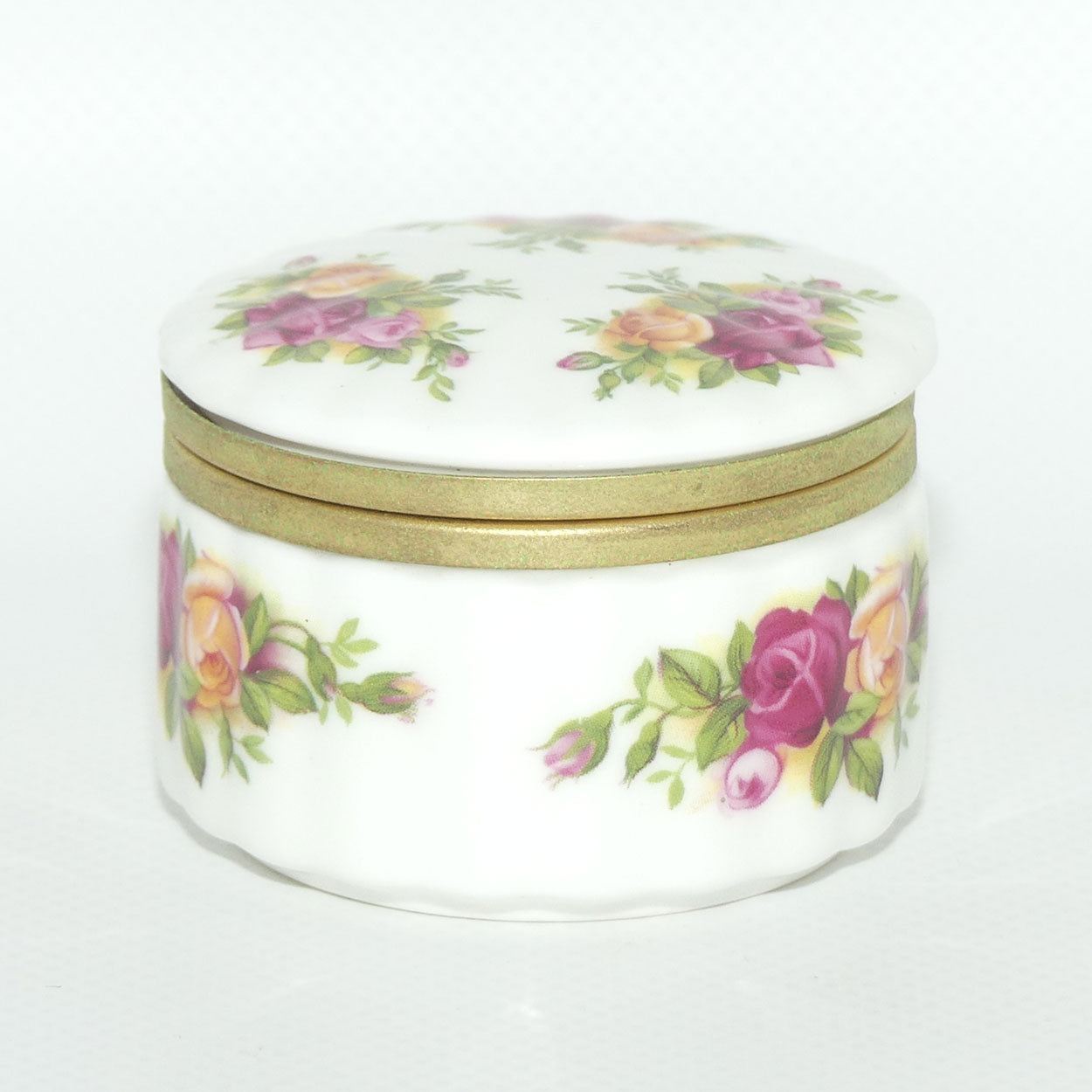 Royal Albert Old Country Roses | Trinket box | © 1962 Royal Albert Ltd backstamp