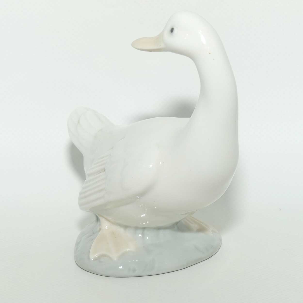 Nao by Lladro figure Turned Back Duck #243 (boxed)