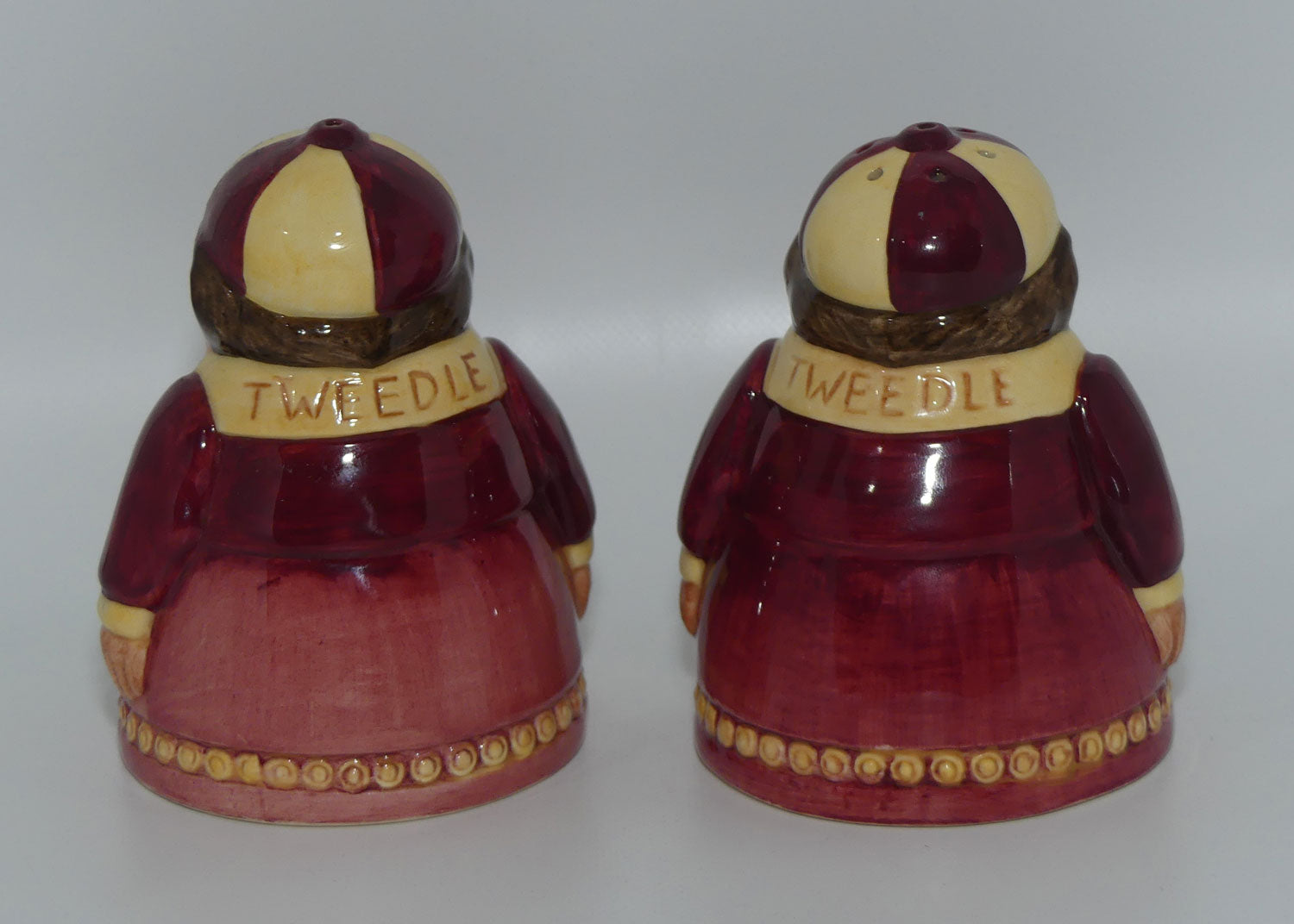 D7121 - D7122 Royal Doulton Tweedle Dum and Tweedle Dee salt and pepper set