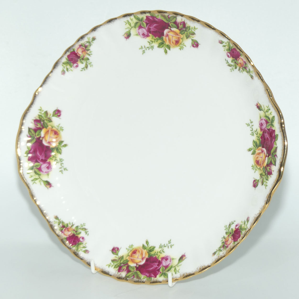 Royal Albert Bone China England Old Country Roses tab handle cake plate | 25cm diam |© 1962 Royal Albert Ltd backstamp