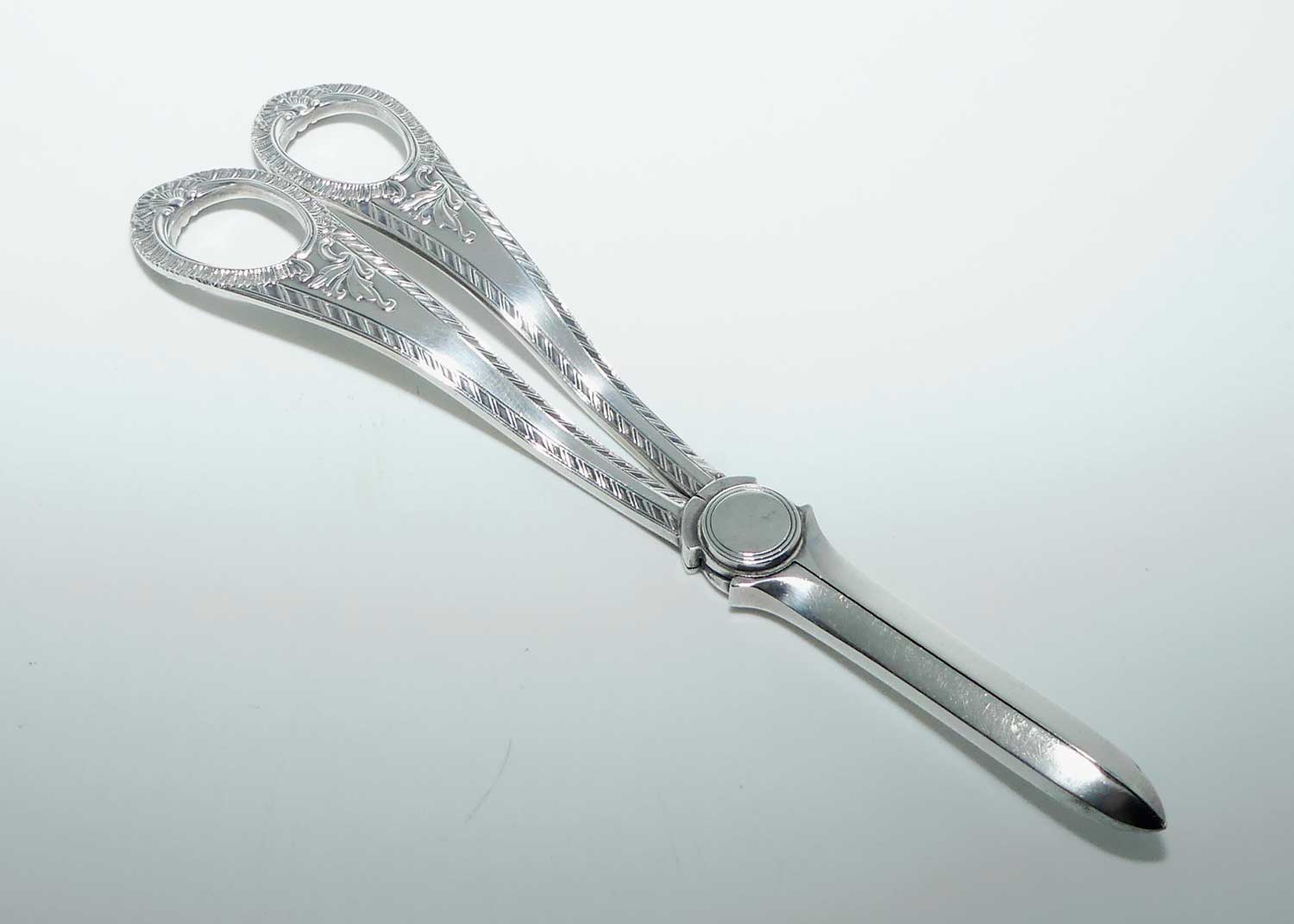 Edwardian era Walker and Hall EP Silver Plated grape shears