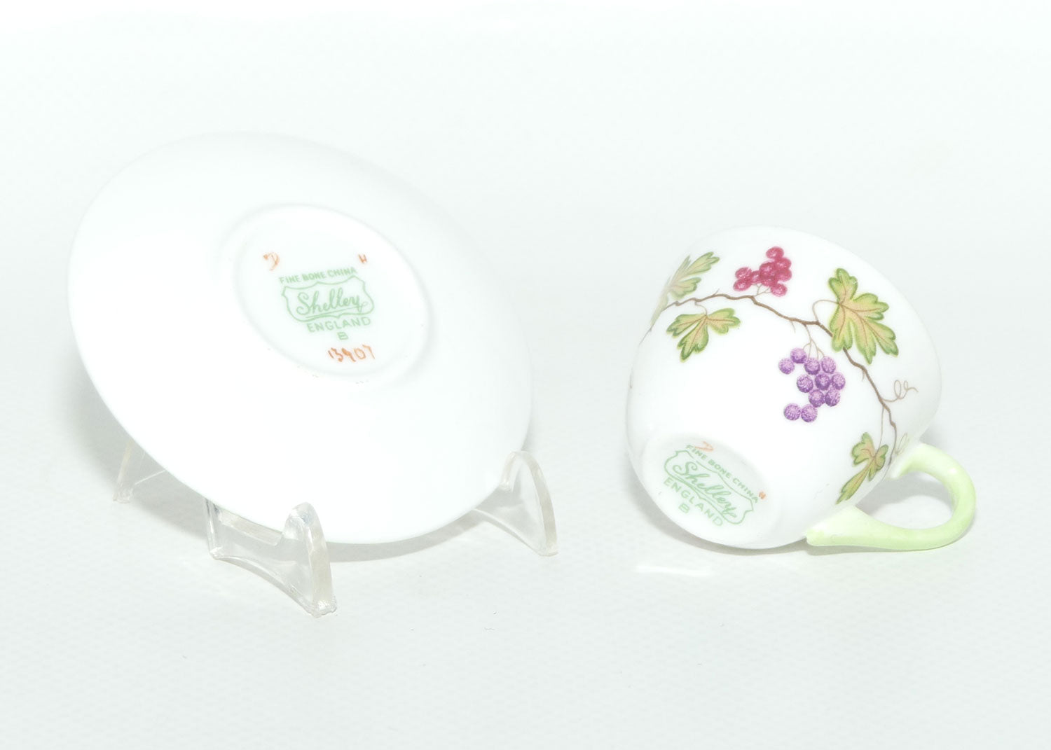 Shelley Westminster shape miniature Wine Grape duo