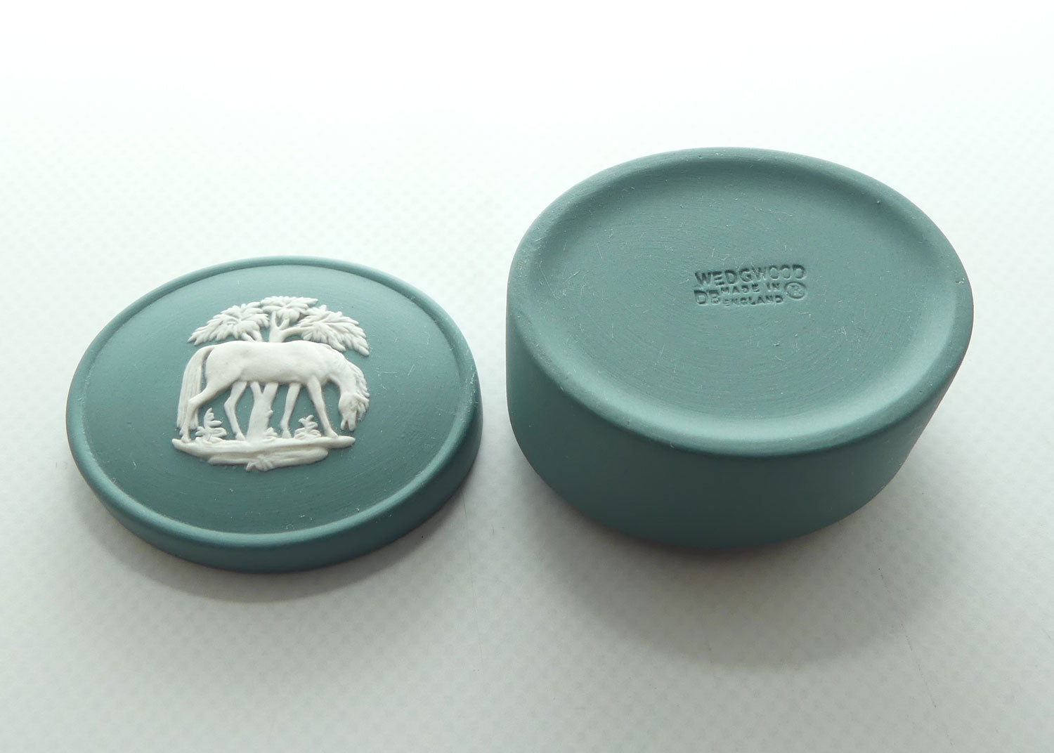 Wedgwood Jasper | White on Spruce | Stubbs Horses trinket box | #3