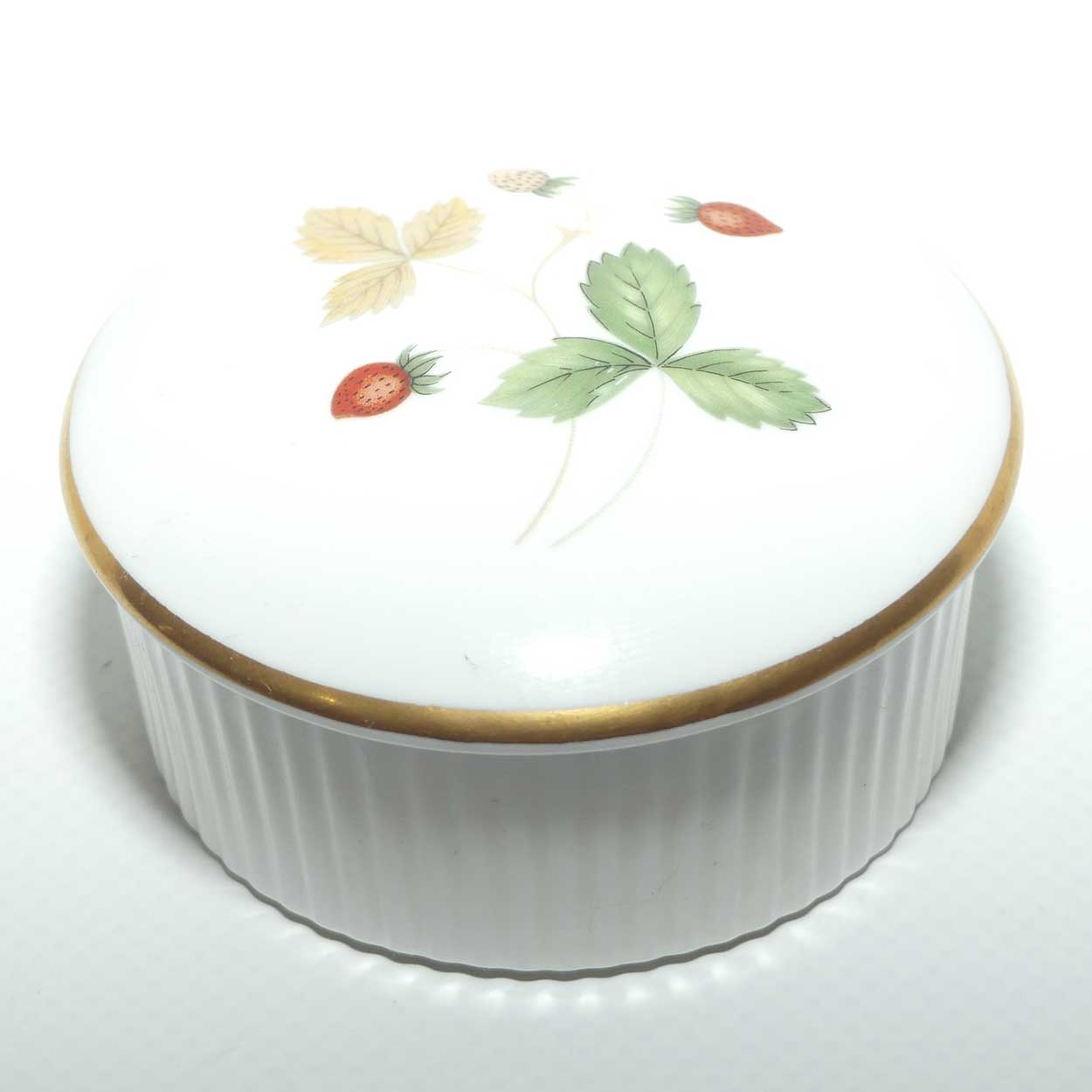 Wedgwood Bone China England Wild Strawberry round trinket box